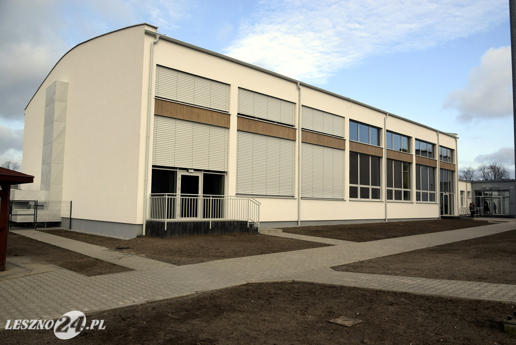 Otwarcie sali sportowej i nowych klas w Goniembicach