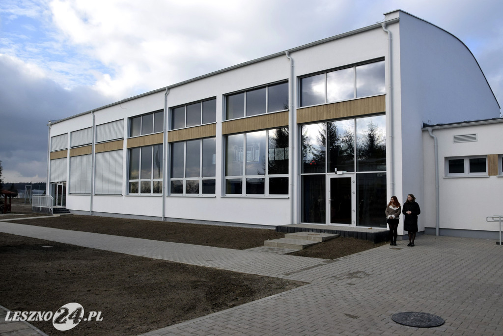 Otwarcie sali sportowej i nowych klas w Goniembicach