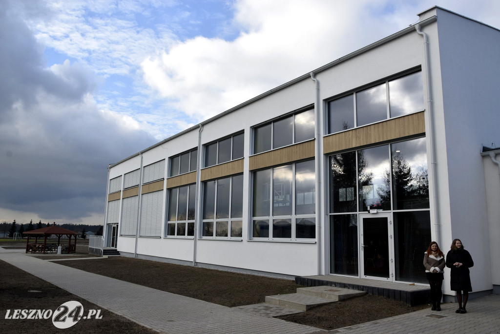 Otwarcie sali sportowej i nowych klas w Goniembicach