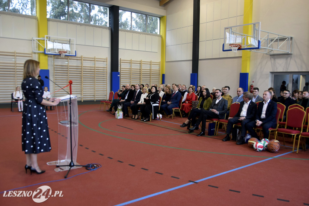 Otwarcie sali sportowej i nowych klas w Goniembicach