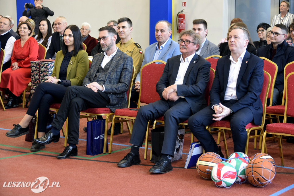 Otwarcie sali sportowej i nowych klas w Goniembicach