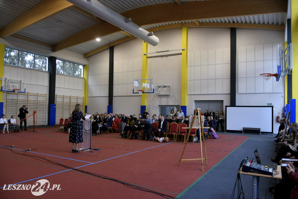 Otwarcie sali sportowej i nowych klas w Goniembicach