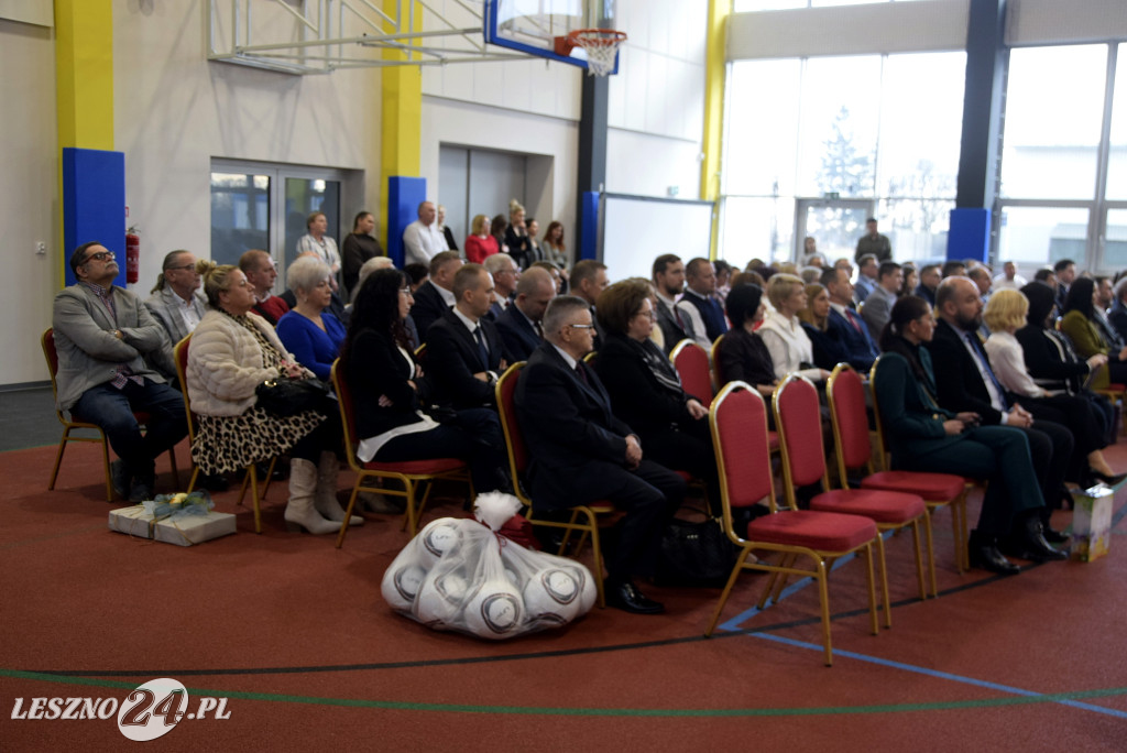 Otwarcie sali sportowej i nowych klas w Goniembicach