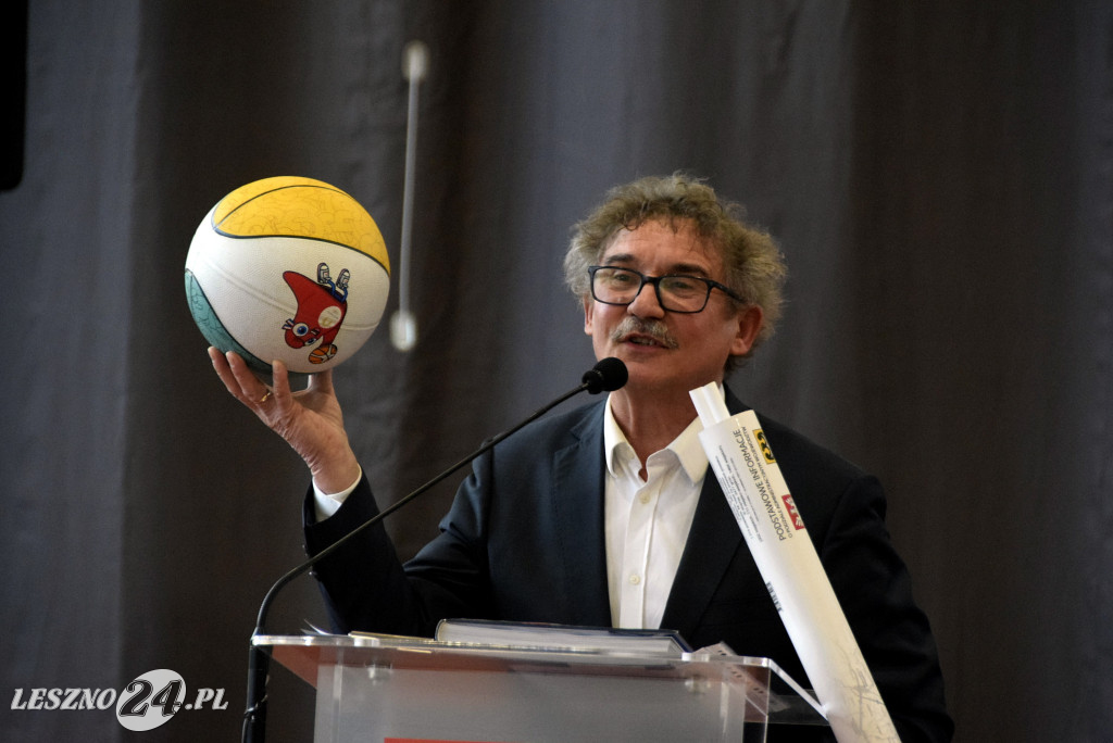 Otwarcie sali sportowej i nowych klas w Goniembicach