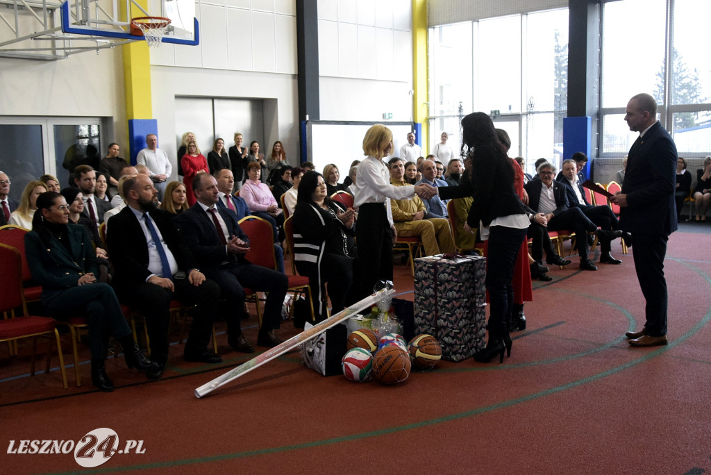 Otwarcie sali sportowej i nowych klas w Goniembicach