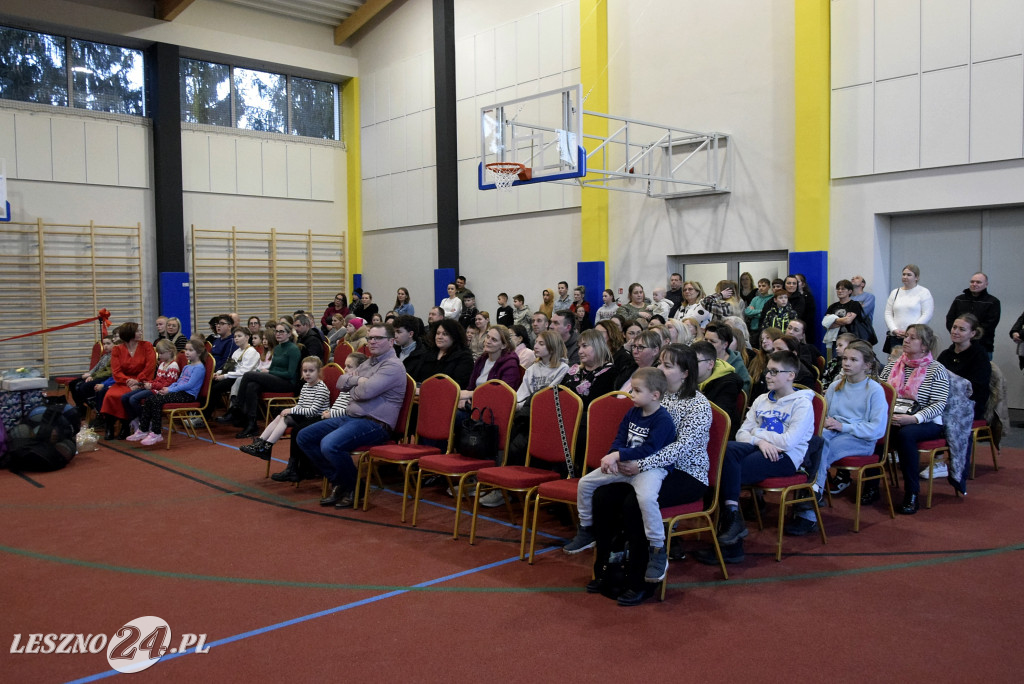 Otwarcie sali sportowej i nowych klas w Goniembicach