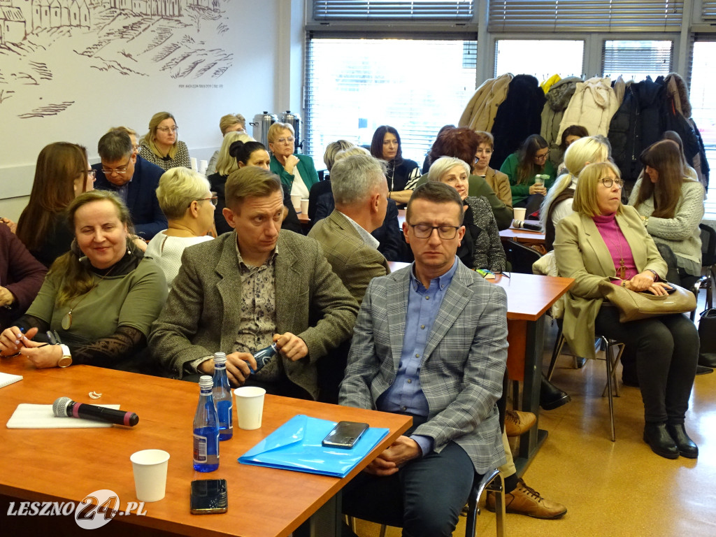 Komisja Edukacji w sprawie oświaty w Lesznie