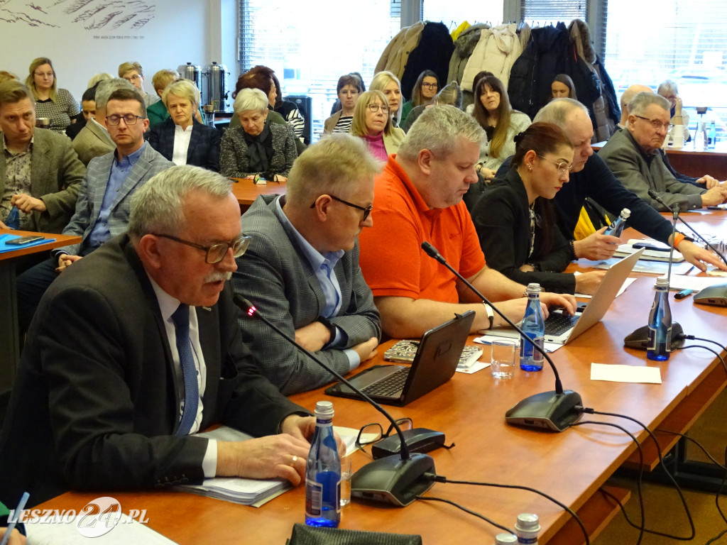 Komisja Edukacji w sprawie oświaty w Lesznie