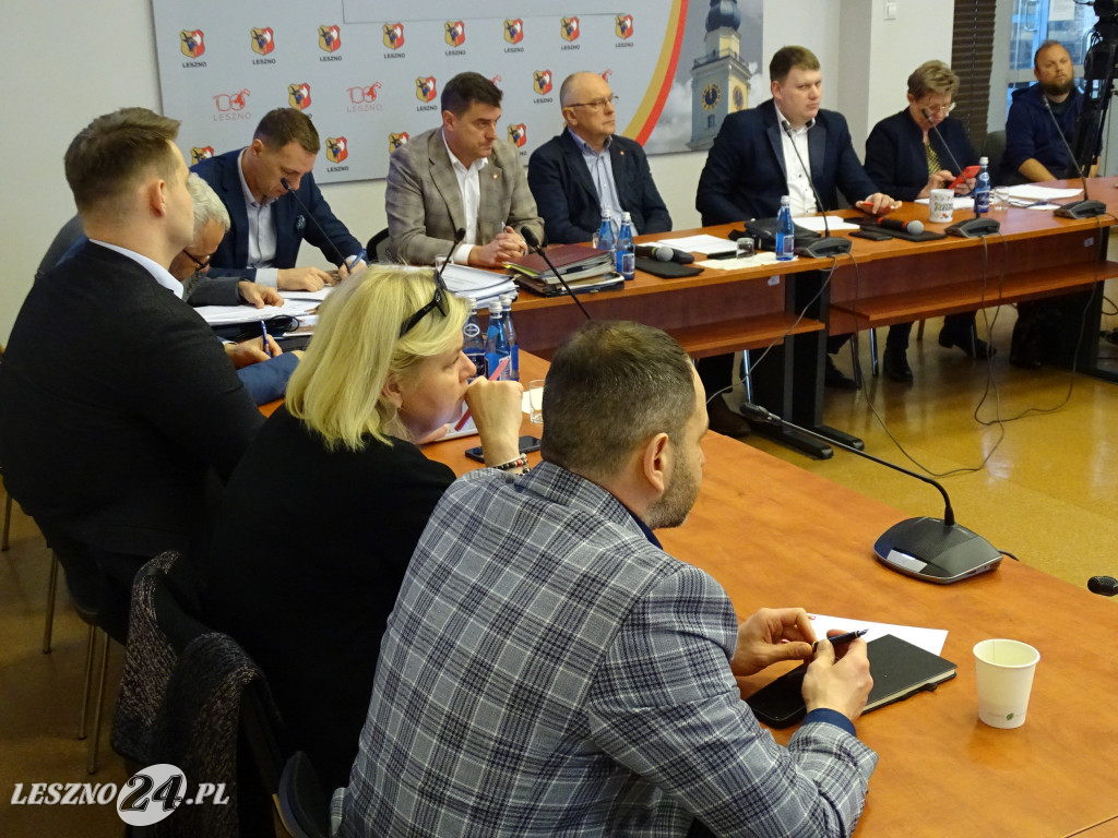 Komisja Edukacji w sprawie oświaty w Lesznie