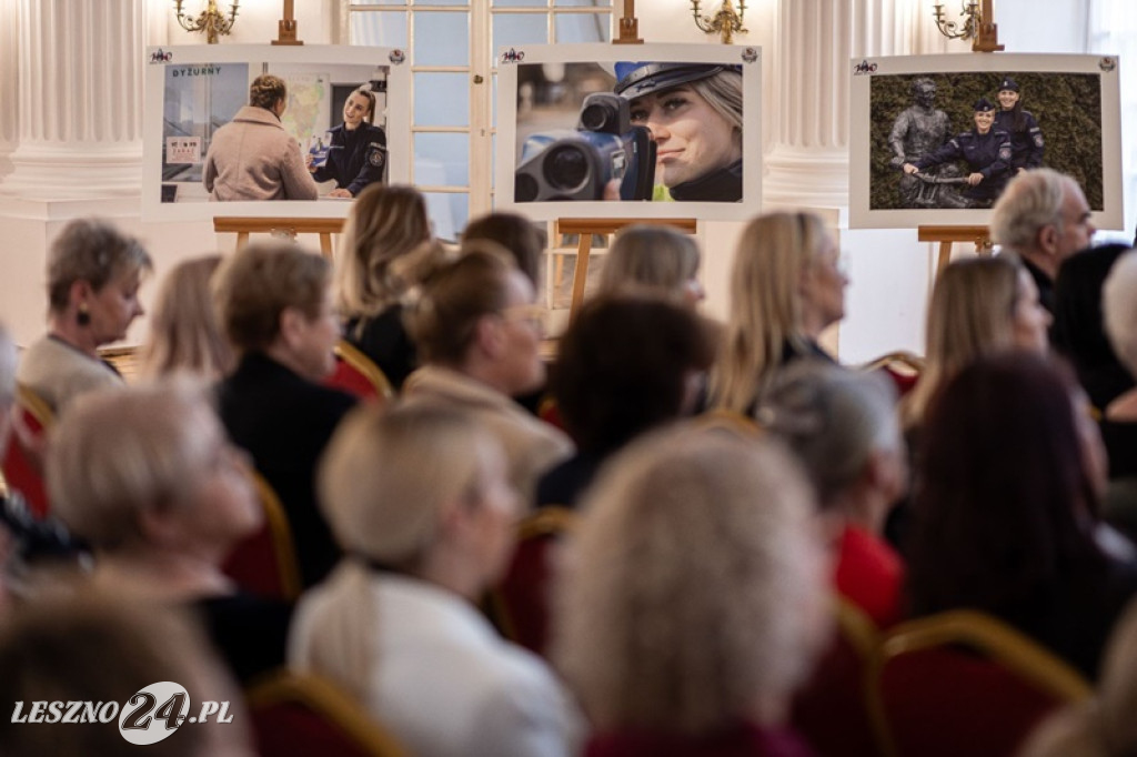 Kobiety z komendy policji świętowały 100-lecie