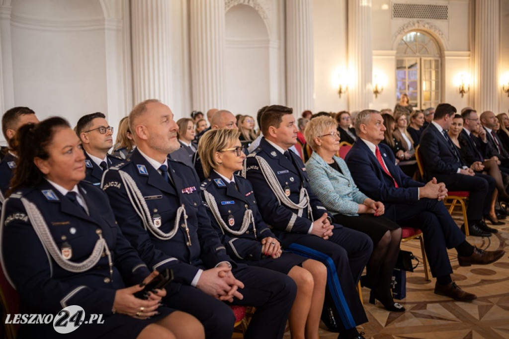 Kobiety z komendy policji świętowały 100-lecie