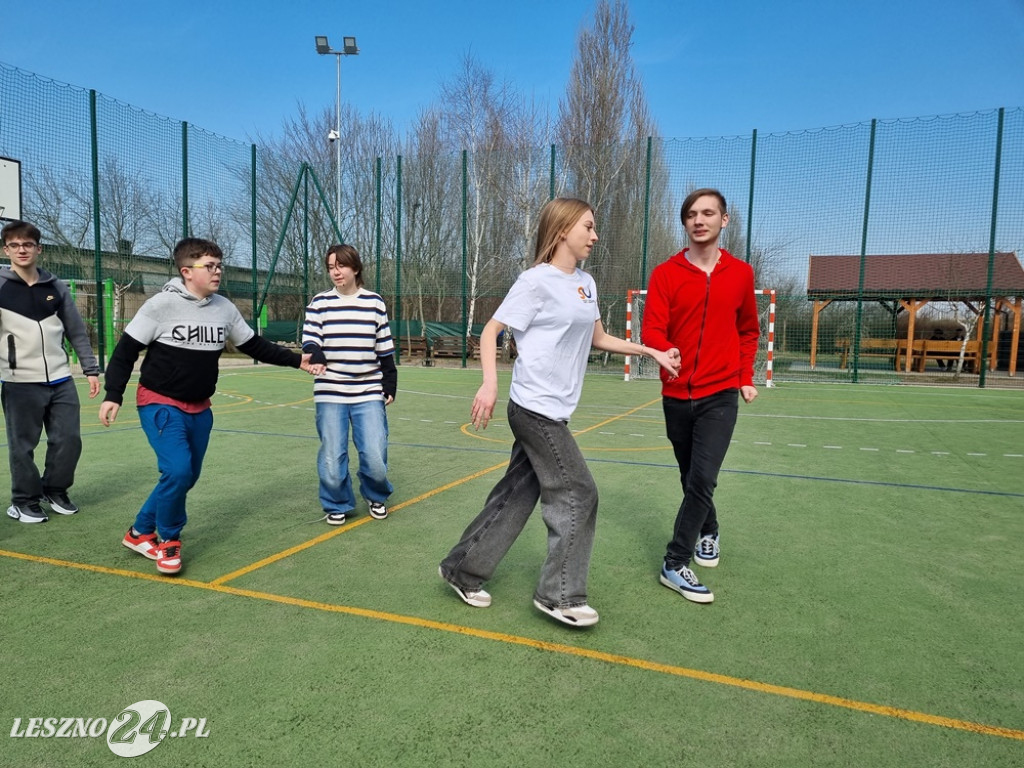 Kapsuła czasu wkopana w ZSE-T w Lesznie