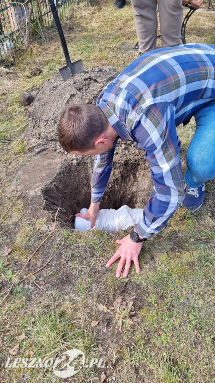 Kapsuła czasu wkopana w ZSE-T w Lesznie