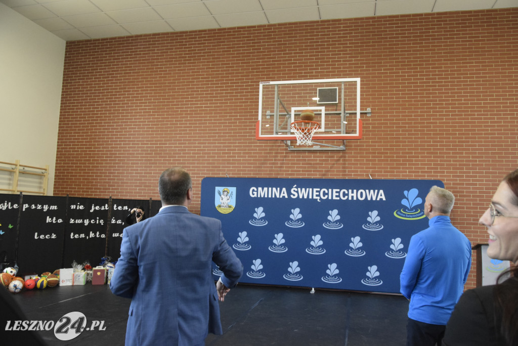 Otwarcie sali sportowej w Długiem Starem