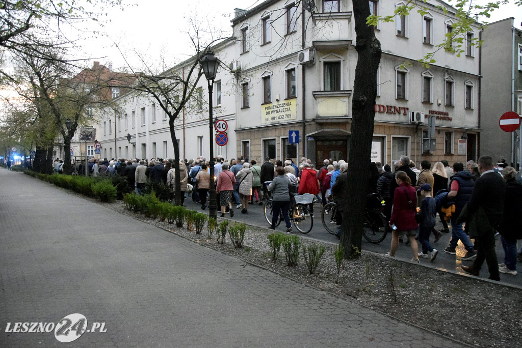 Droga Krzyżowa w Lesznie 14 kwietnia 2025