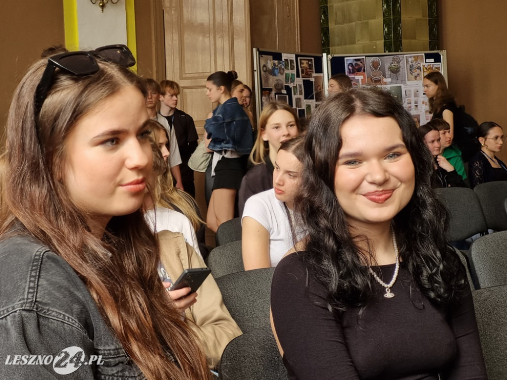 Ukryte oblicze starych przedmiotów w III LO w Lesznie