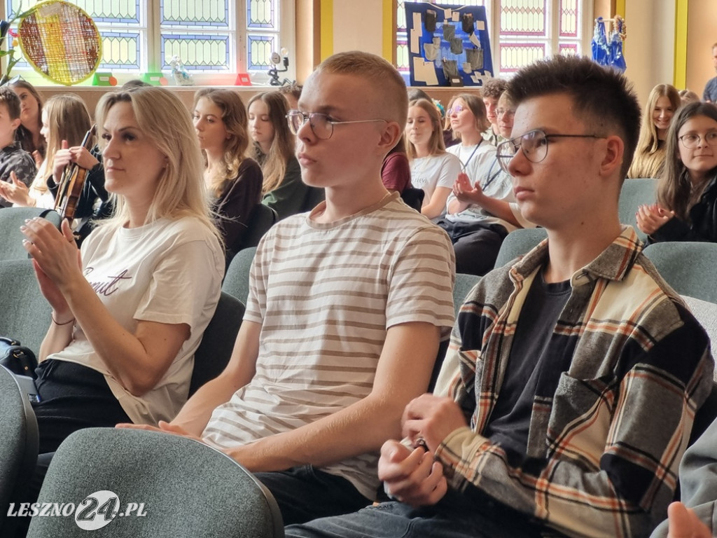 Ukryte oblicze starych przedmiotów w III LO w Lesznie