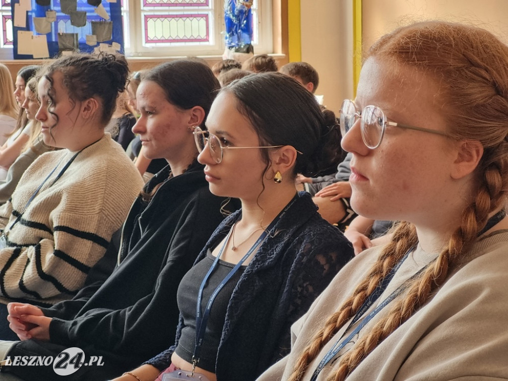 Ukryte oblicze starych przedmiotów w III LO w Lesznie