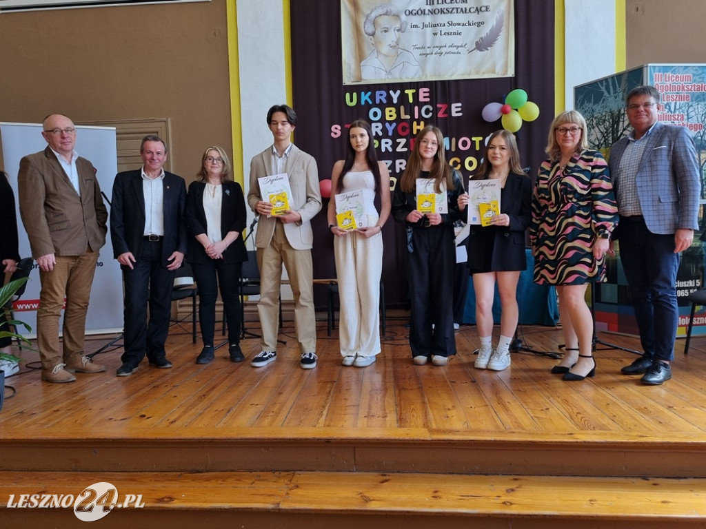 Ukryte oblicze starych przedmiotów w III LO w Lesznie