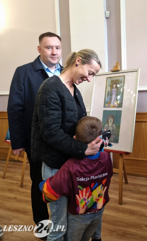 Wernisaż wystawy Dziewczyna z chryzantemami w Rydzynie