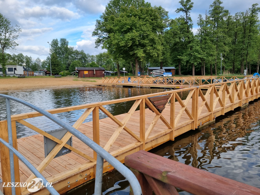 Plaża nad jeziorem pięknieje