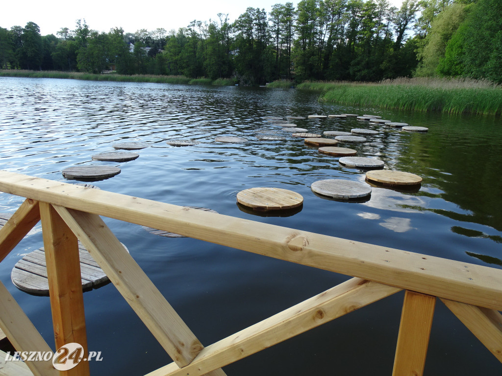 Plaża nad jeziorem pięknieje