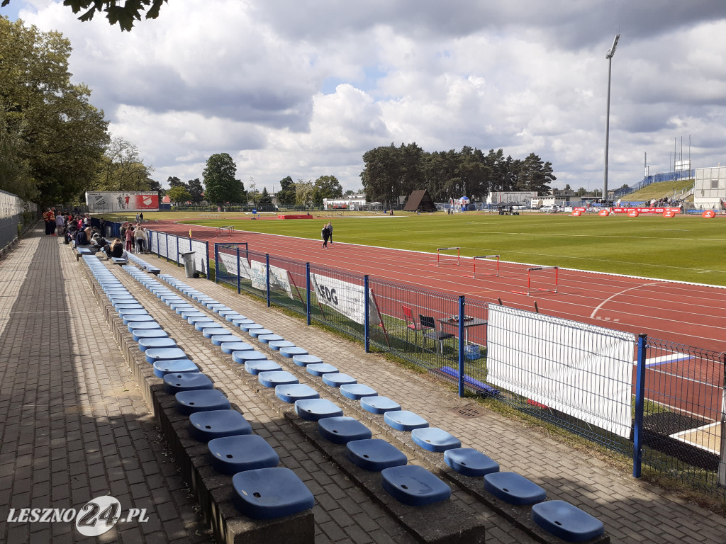 Odsłonięcie tablicy na leszczyńskim stadionie