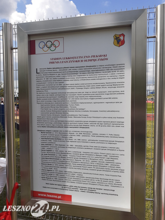 Odsłonięcie tablicy na leszczyńskim stadionie
