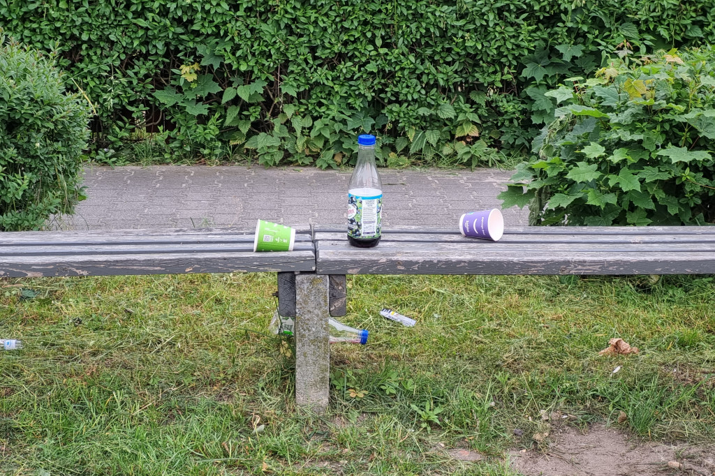 Zaśmiecone boisko przy Sułkowskiego. Ciąg dalszy