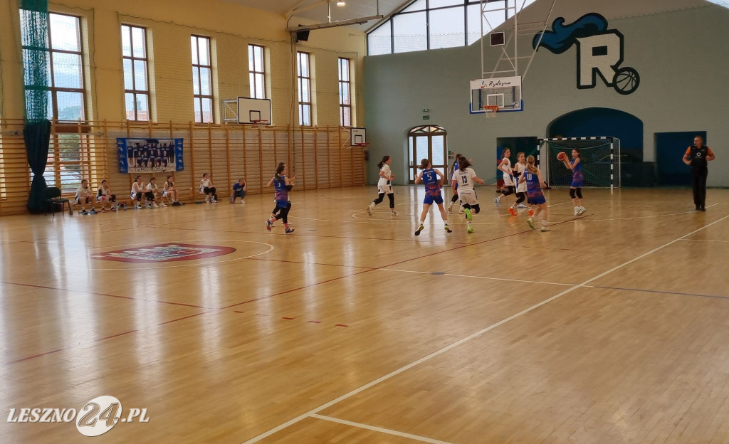 Młodziczki U12 Rycerzy Rydzyna ze złotem