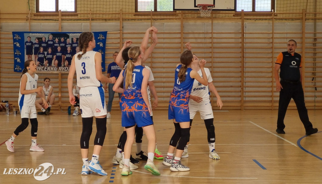 Młodziczki U12 Rycerzy Rydzyna ze złotem