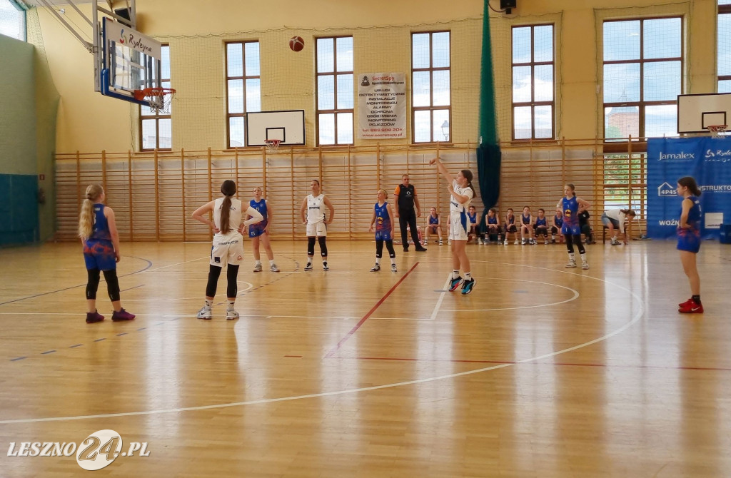 Młodziczki U12 Rycerzy Rydzyna ze złotem