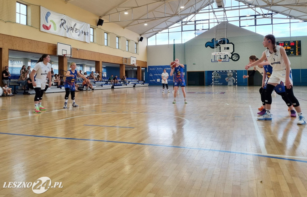 Młodziczki U12 Rycerzy Rydzyna ze złotem
