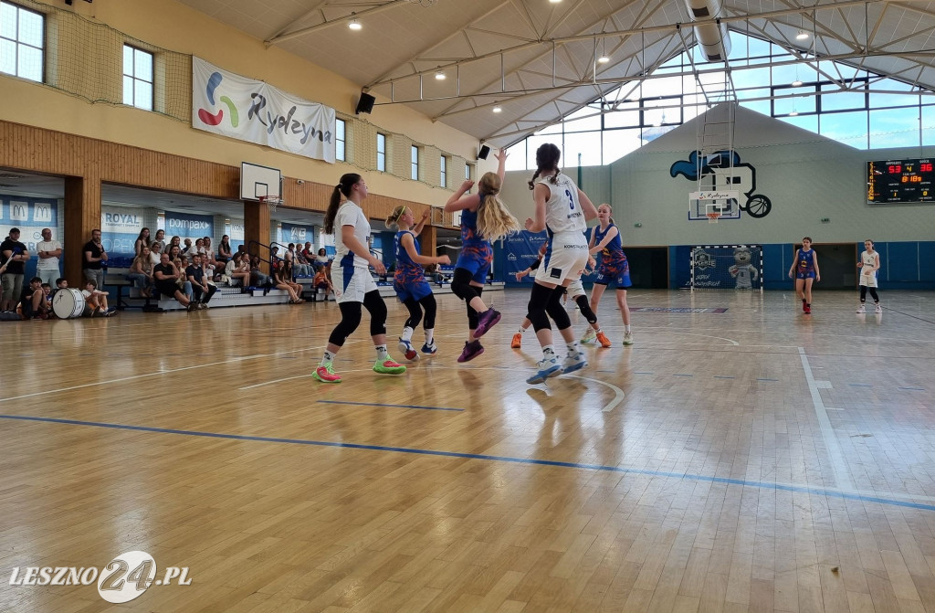 Młodziczki U12 Rycerzy Rydzyna ze złotem