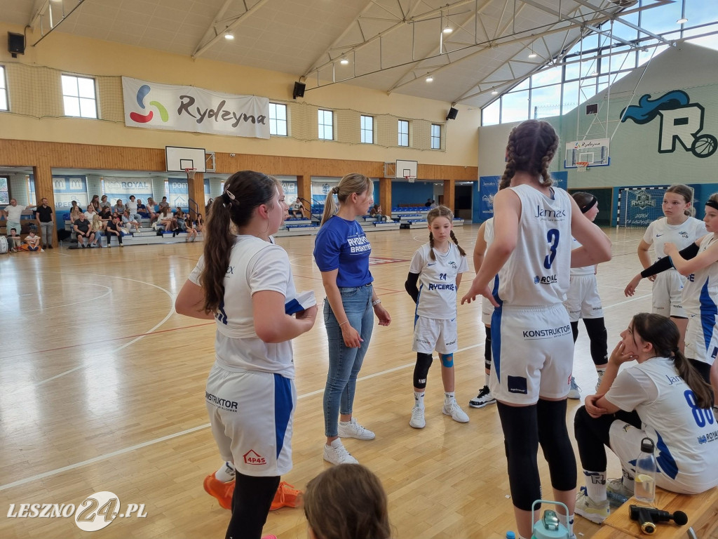 Młodziczki U12 Rycerzy Rydzyna ze złotem