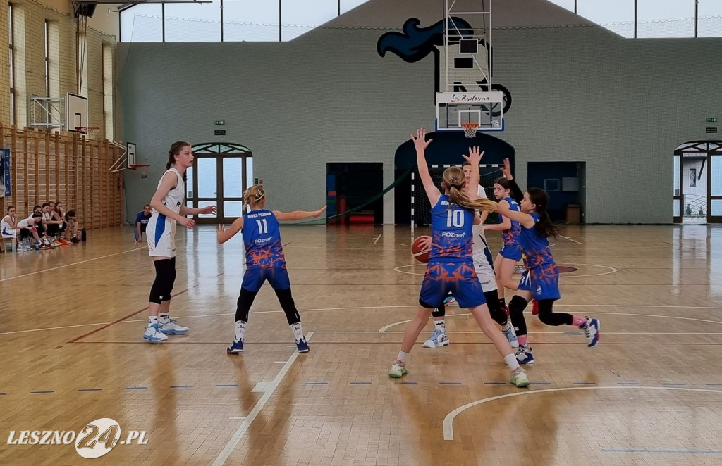 Młodziczki U12 Rycerzy Rydzyna ze złotem