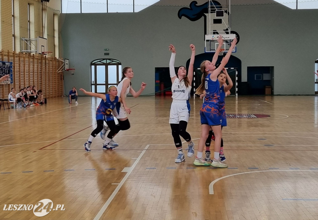 Młodziczki U12 Rycerzy Rydzyna ze złotem