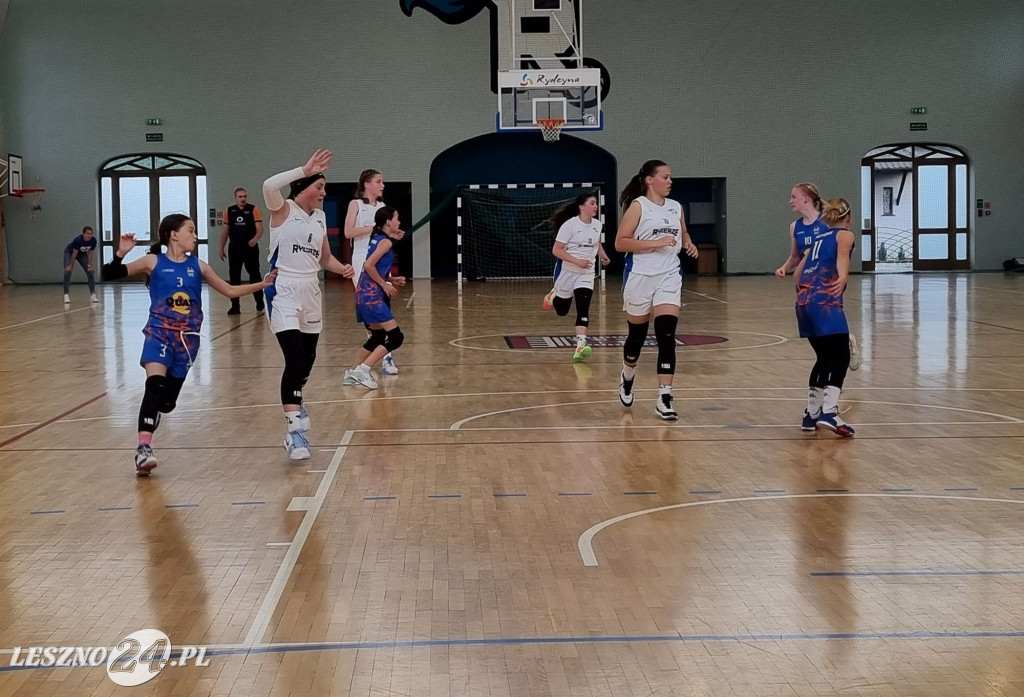 Młodziczki U12 Rycerzy Rydzyna ze złotem
