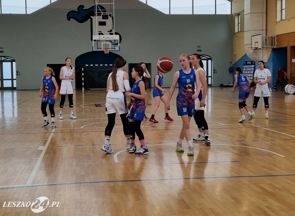 Młodziczki U12 Rycerzy Rydzyna ze złotem