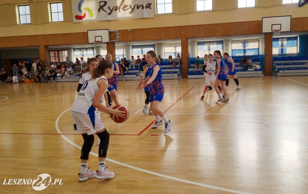 Młodziczki U12 Rycerzy Rydzyna ze złotem
