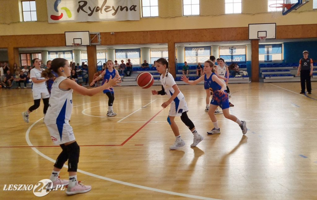 Młodziczki U12 Rycerzy Rydzyna ze złotem