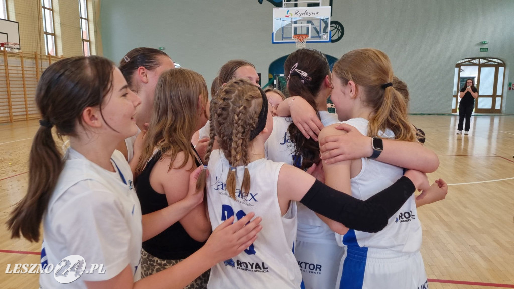 Młodziczki U12 Rycerzy Rydzyna ze złotem