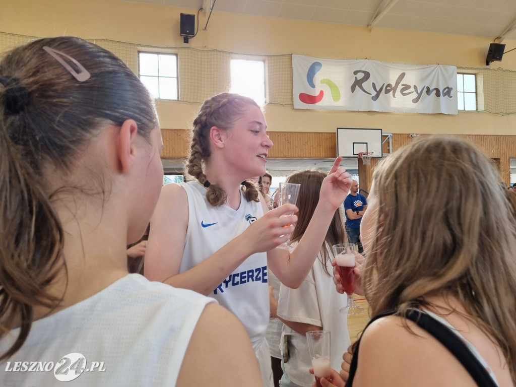 Młodziczki U12 Rycerzy Rydzyna ze złotem