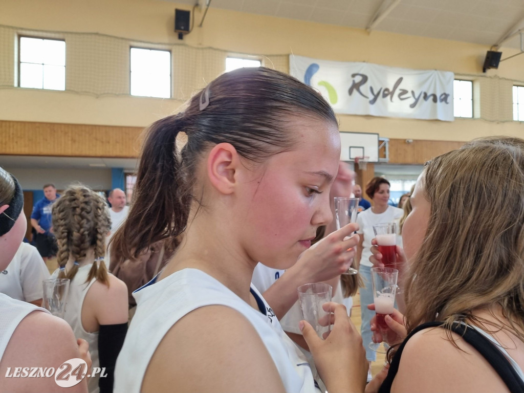 Młodziczki U12 Rycerzy Rydzyna ze złotem