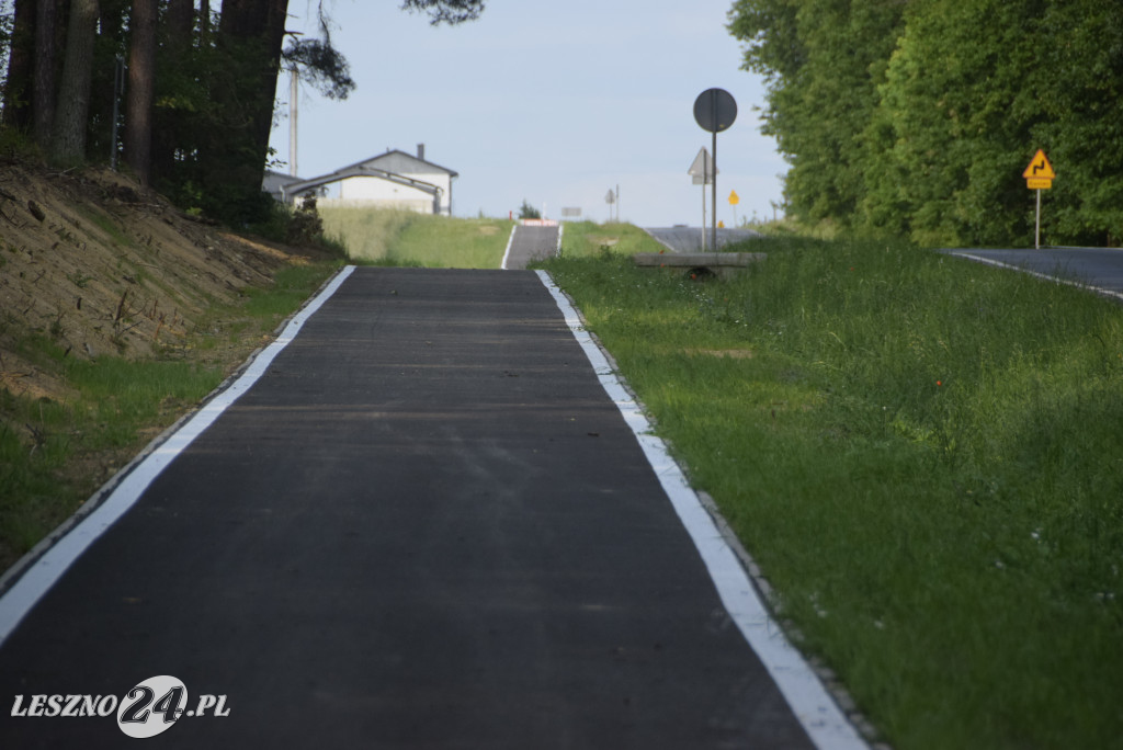Rowerzysto! Bezpieczniej ominąć brakujący fragment