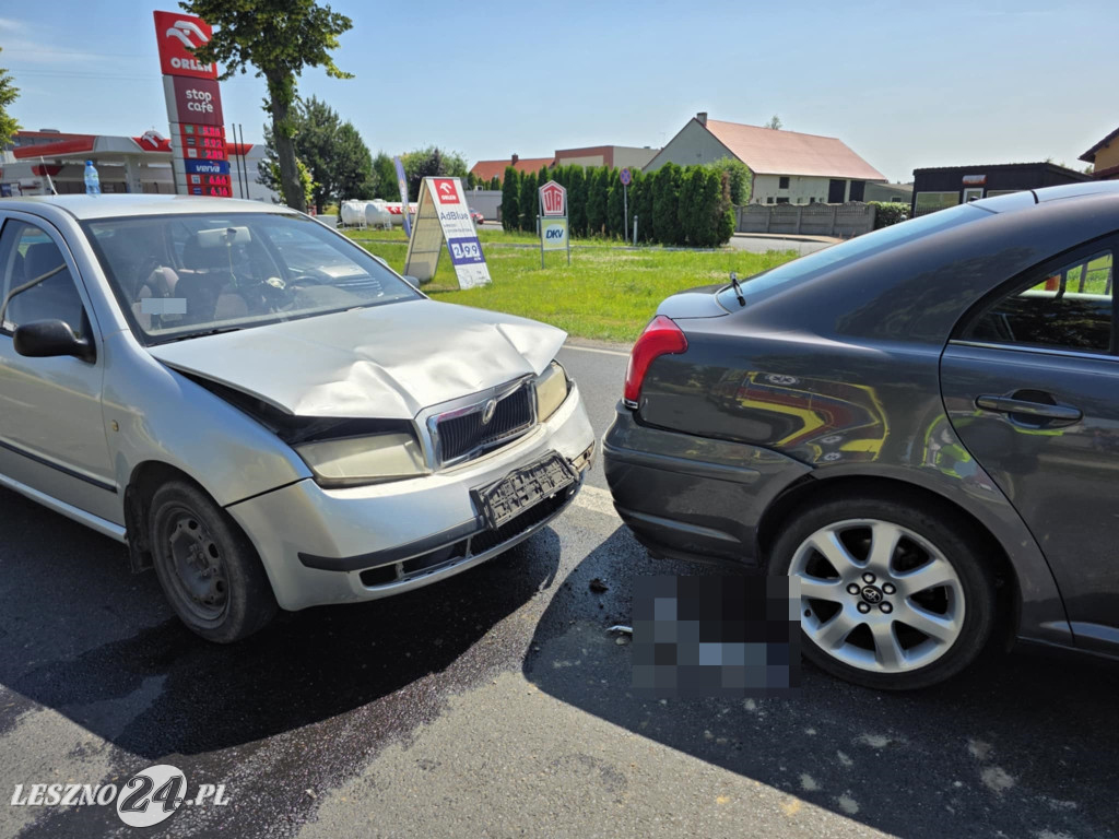 Zderzenie trzech aut na krajówce w Kąkolewie