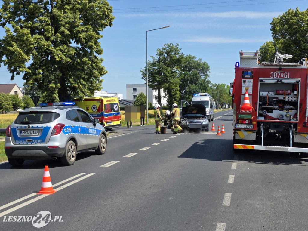 Zderzenie trzech aut na krajówce w Kąkolewie