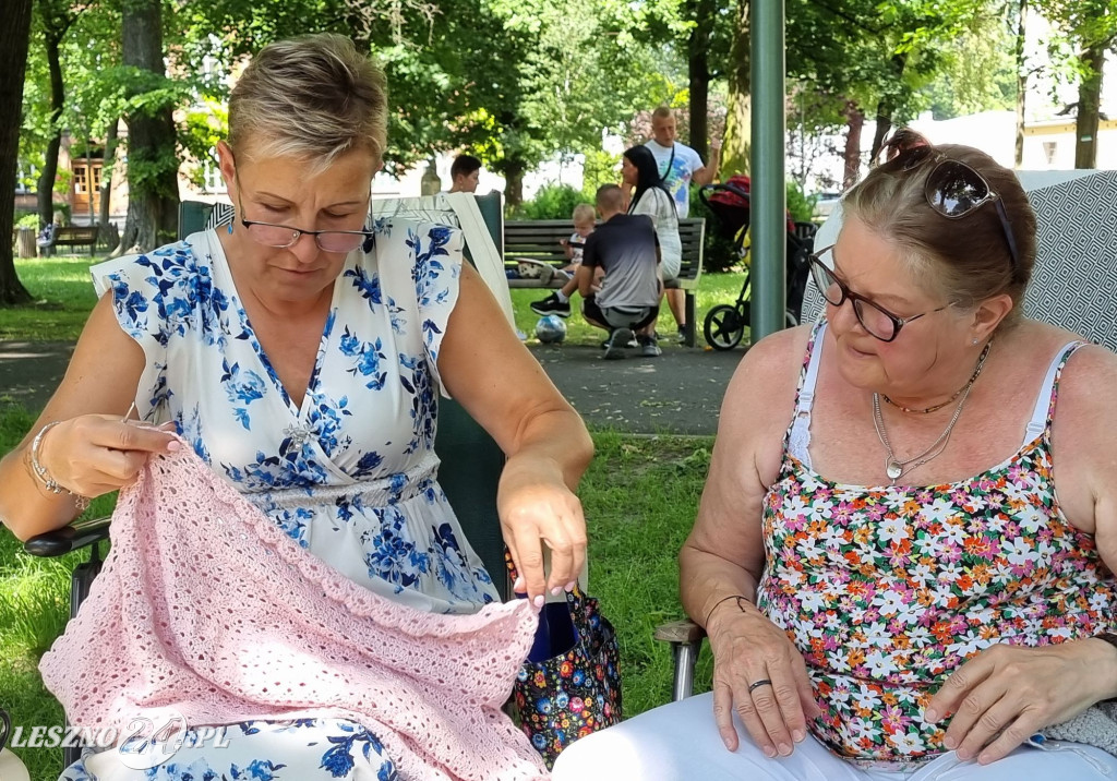 Światowy Dzień Dziergania w Miejscach Publicznych w Lesznie