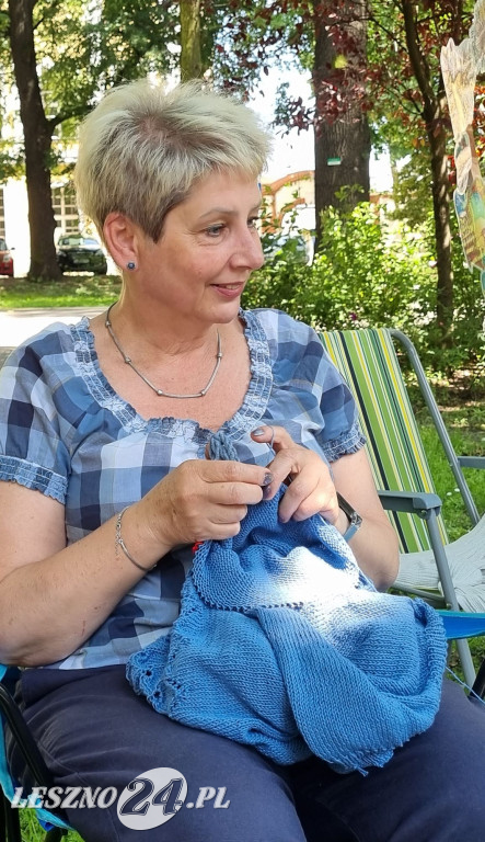 Światowy Dzień Dziergania w Miejscach Publicznych w Lesznie