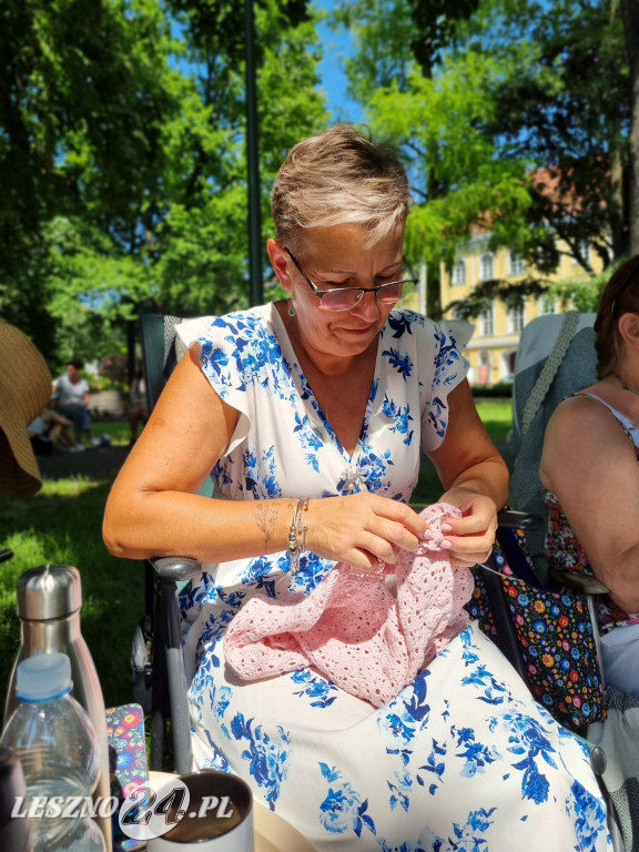 Światowy Dzień Dziergania w Miejscach Publicznych w Lesznie
